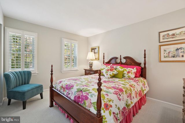 1507 LAUREL HILL RD, Vienna, VA 22182