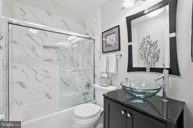 1507 LAUREL HILL RD, Vienna, VA 22182