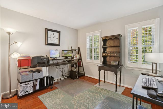 1507 LAUREL HILL RD, Vienna, VA 22182