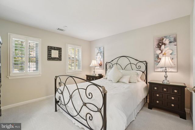 1507 LAUREL HILL RD, Vienna, VA 22182