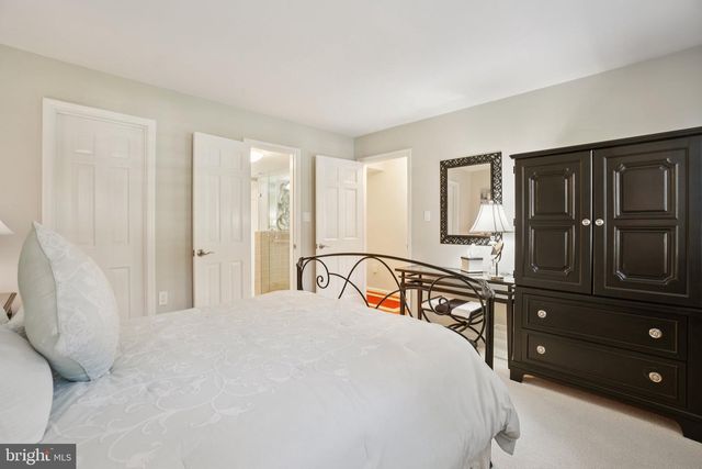 1507 LAUREL HILL RD, Vienna, VA 22182