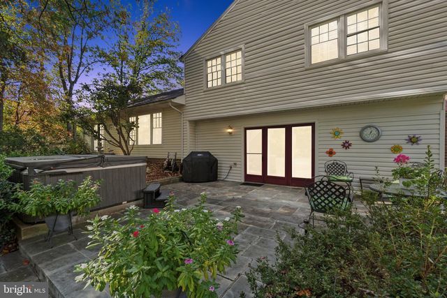 1507 LAUREL HILL RD, Vienna, VA 22182