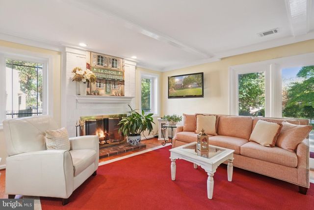 1507 LAUREL HILL RD, Vienna, VA 22182