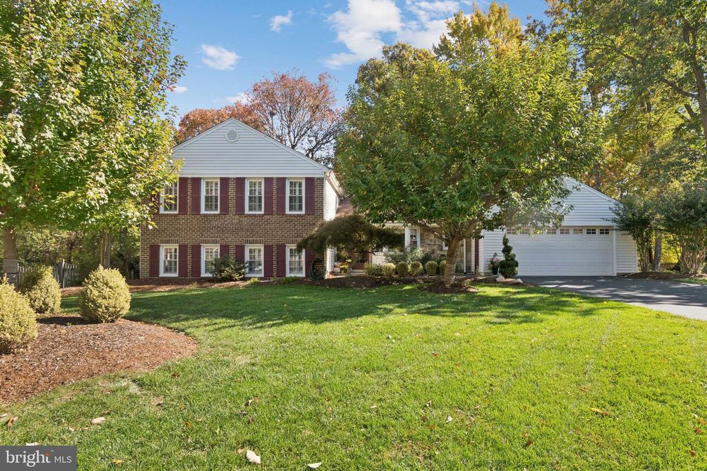 1507 LAUREL HILL RD, Vienna, VA 22182