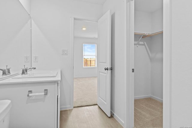 12731 Kathleen St, St Hedwig, TX 78152