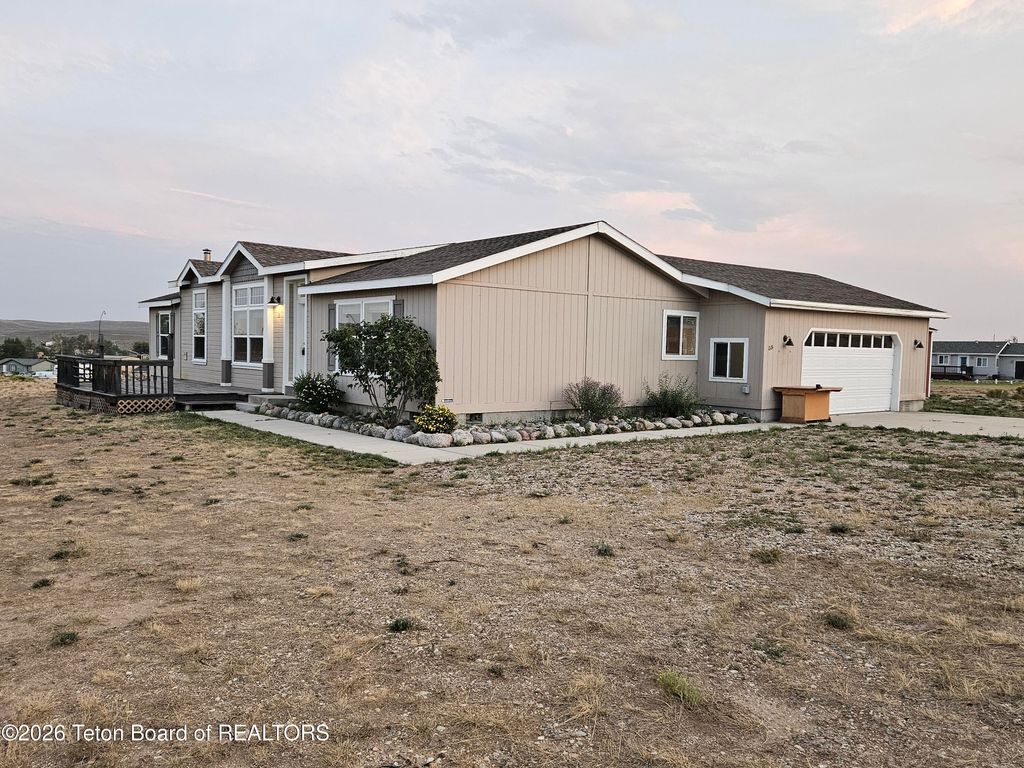 35 HAWKEN Lane, Pinedale, WY 82941 photo 1