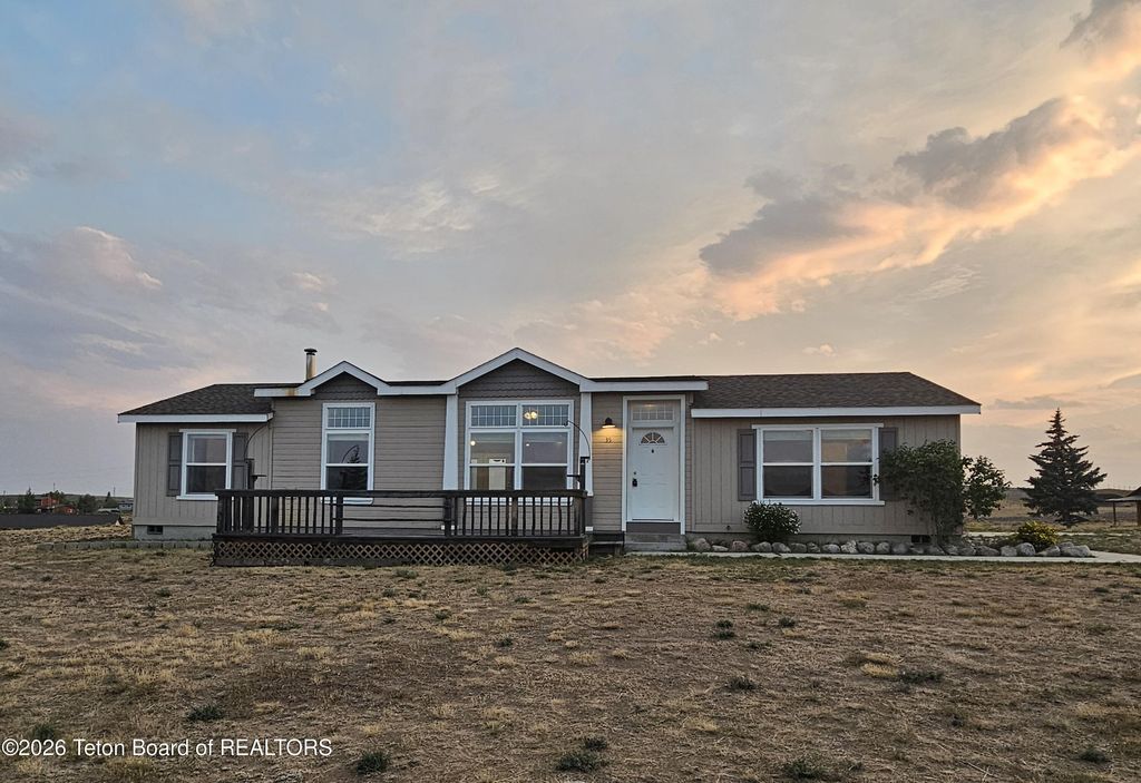 35 HAWKEN Lane, Pinedale, WY 82941 photo 2