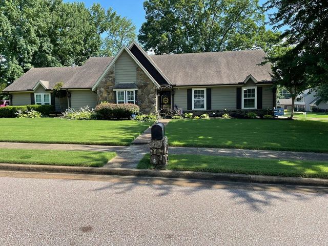 9393 COLTS NECK ST N, Lakeland, TN 38002