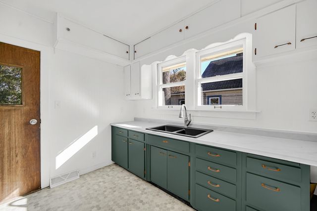 609 Main Street, Hobart, IN 46342