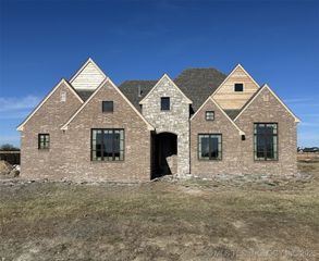 5549 E 174th Street S, Bixby, OK 74008