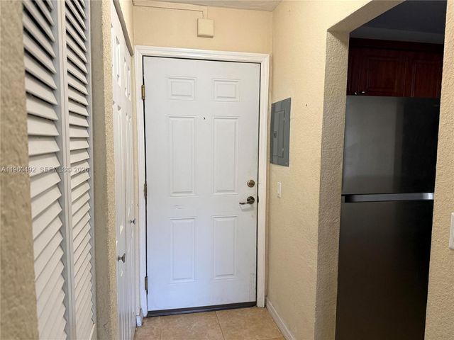 14500 SW 88th Ave 220, Palmetto Bay, FL 33176