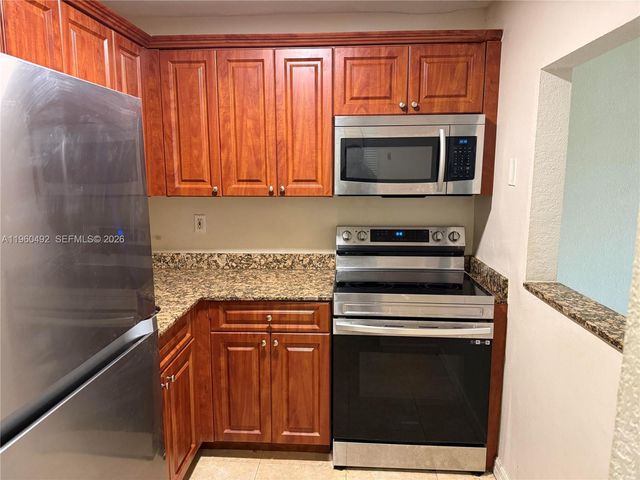 14500 SW 88th Ave 220, Palmetto Bay, FL 33176