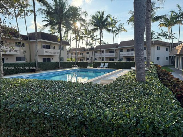 14500 SW 88th Ave 220, Palmetto Bay, FL 33176