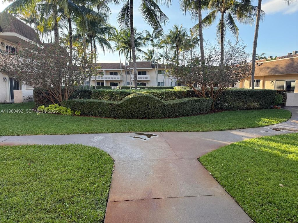 14500 SW 88th Ave 220, Palmetto Bay, FL 33176