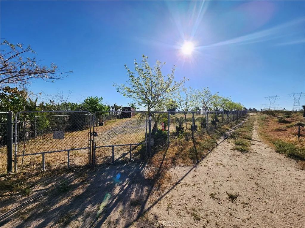 11391 Johnson, Phelan, CA 92371