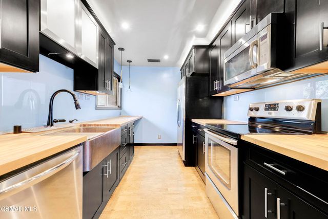 4720 Park Granada 212, Calabasas, CA 91302