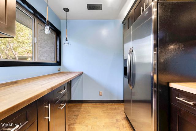 4720 Park Granada 212, Calabasas, CA 91302