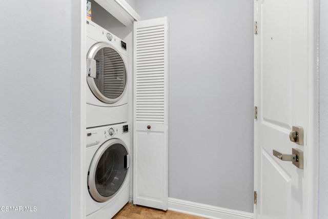 4720 Park Granada 212, Calabasas, CA 91302