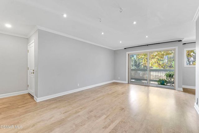 4720 Park Granada 212, Calabasas, CA 91302