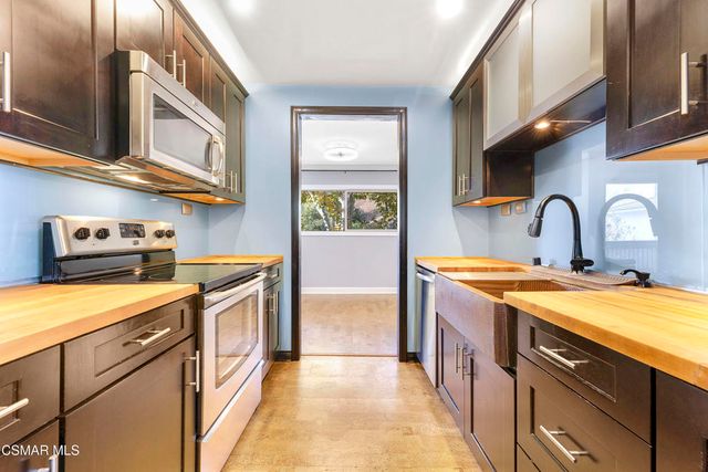 4720 Park Granada 212, Calabasas, CA 91302