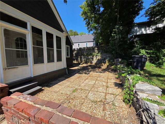 33 Glenview Drive, Belleville, IL 62223