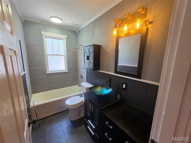 33 Glenview Drive, Belleville, IL 62223