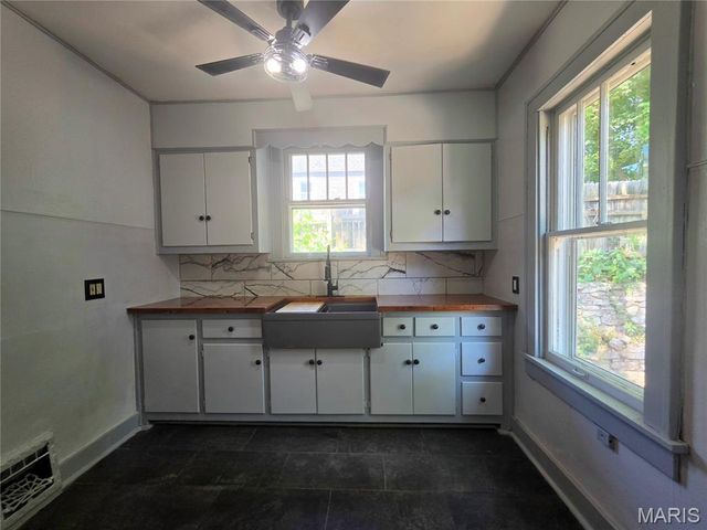 33 Glenview Drive, Belleville, IL 62223