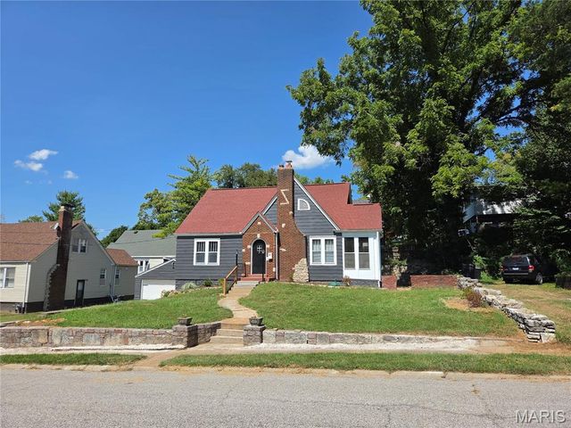 33 Glenview Drive, Belleville, IL 62223