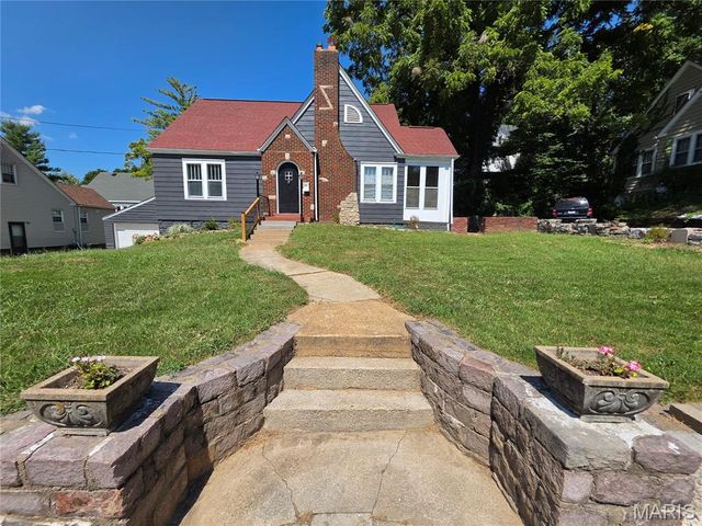 33 Glenview Drive, Belleville, IL 62223