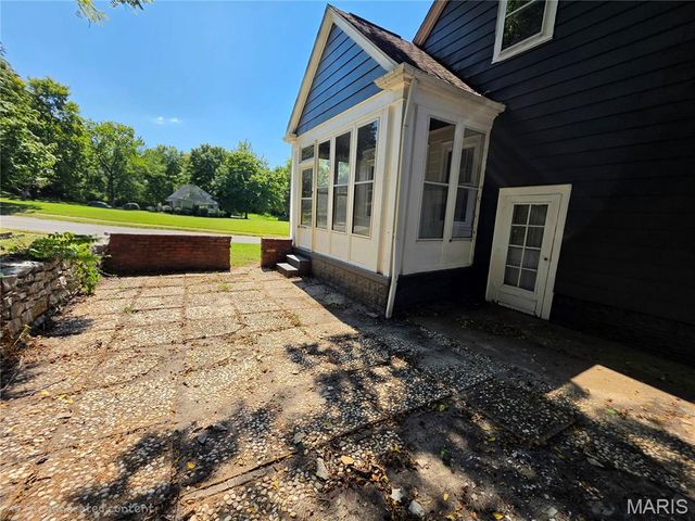 33 Glenview Drive, Belleville, IL 62223