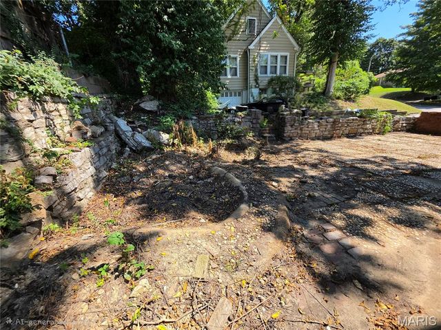 33 Glenview Drive, Belleville, IL 62223