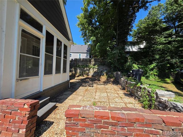 33 Glenview Drive, Belleville, IL 62223