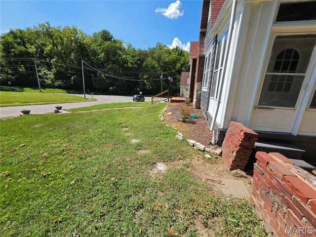 33 Glenview Drive, Belleville, IL 62223