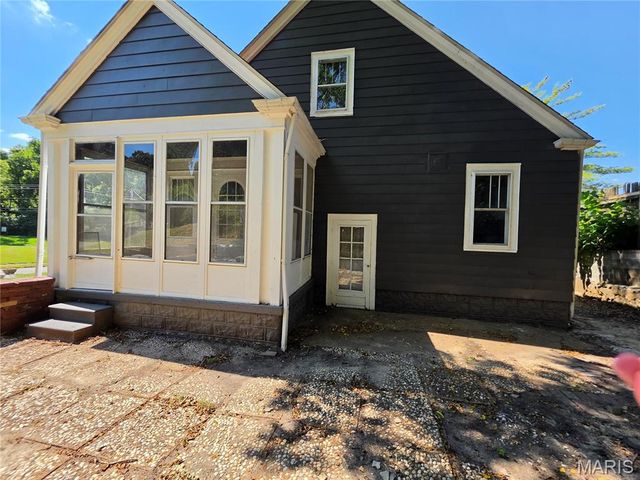 33 Glenview Drive, Belleville, IL 62223
