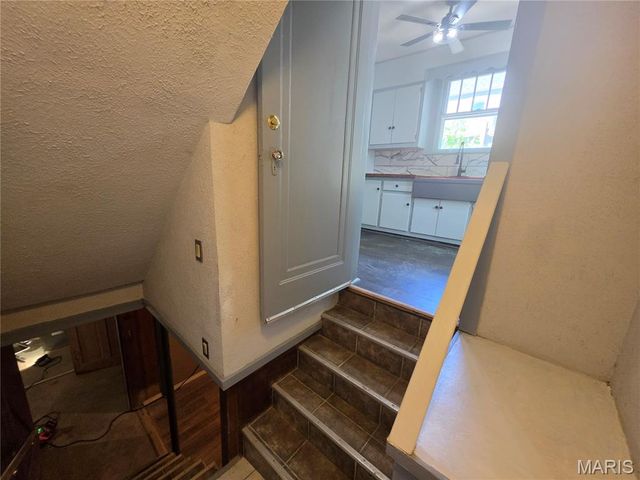 33 Glenview Drive, Belleville, IL 62223