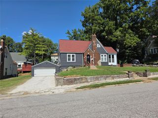 33 Glenview Drive, Belleville, IL 62223
