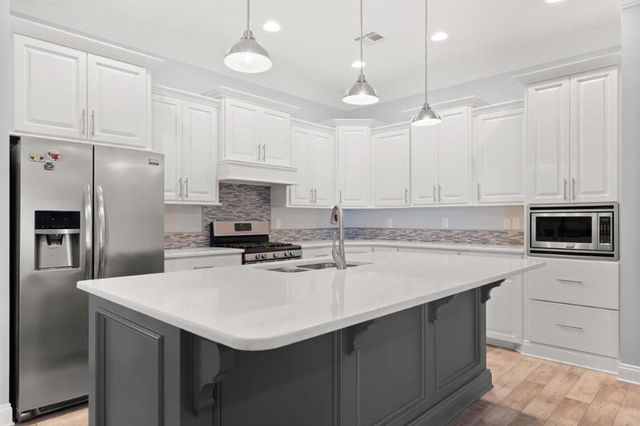 5822 Shining Way Street, Lake Charles, LA 70605