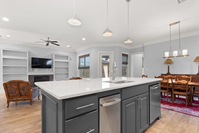 5822 Shining Way Street, Lake Charles, LA 70605