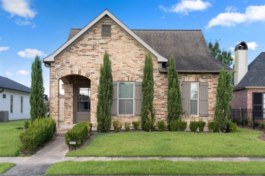 5822 Shining Way Street, Lake Charles, LA 70605