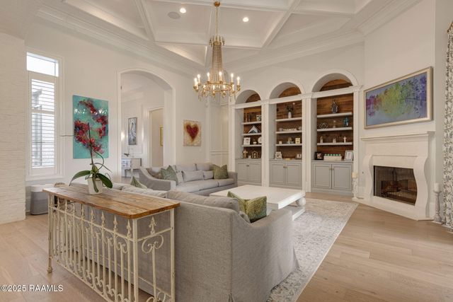 101 Kingfisher Drive, Lafayette, LA 70508