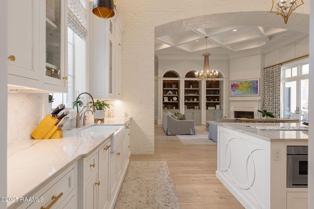 101 Kingfisher Drive, Lafayette, LA 70508