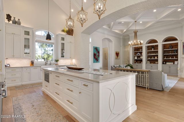 101 Kingfisher Drive, Lafayette, LA 70508