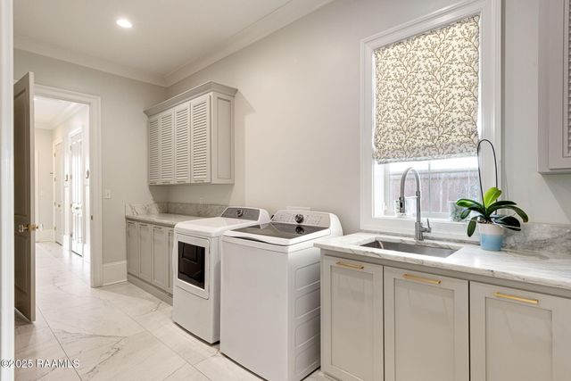 101 Kingfisher Drive, Lafayette, LA 70508