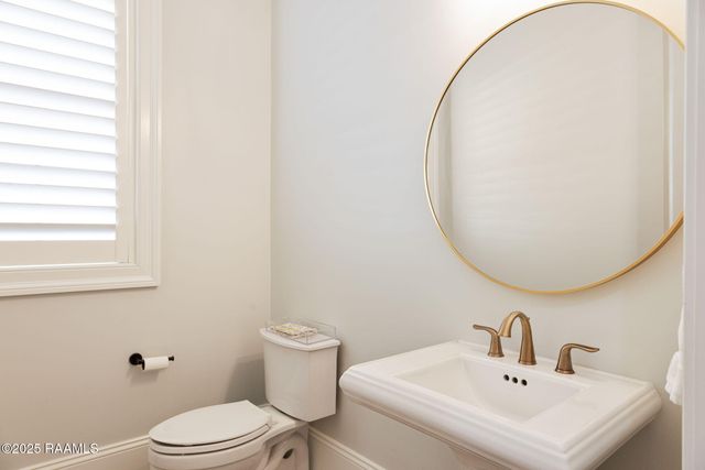 101 Kingfisher Drive, Lafayette, LA 70508