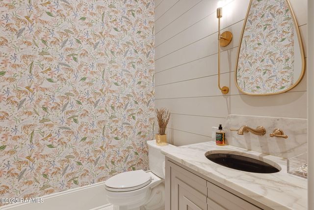 101 Kingfisher Drive, Lafayette, LA 70508