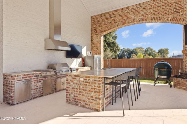 101 Kingfisher Drive, Lafayette, LA 70508