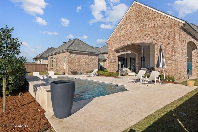 101 Kingfisher Drive, Lafayette, LA 70508