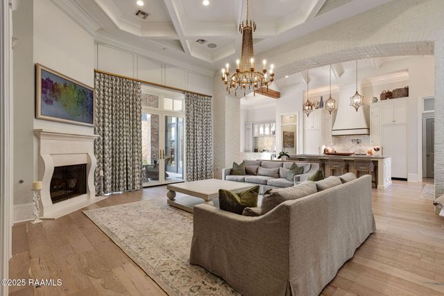 101 Kingfisher Drive, Lafayette, LA 70508