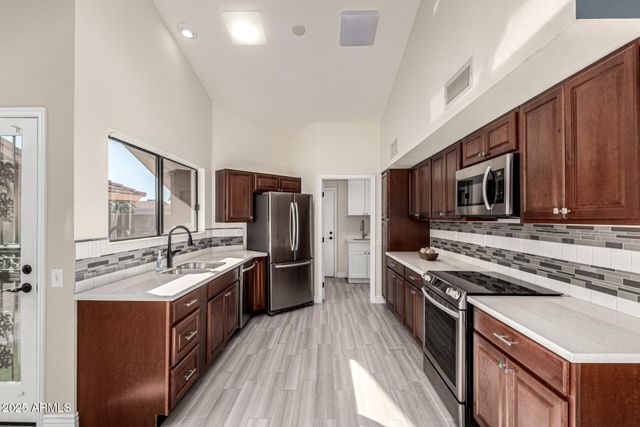 19639 N BELLWOOD Drive, Sun City West, AZ 85375