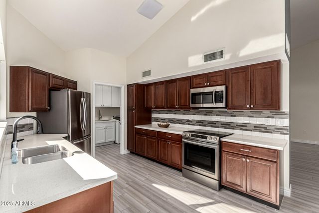 19639 N BELLWOOD Drive, Sun City West, AZ 85375